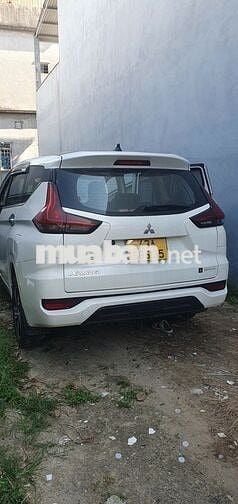 Gia đình cần bán Xpander 2021 Màu trắng, số sàn