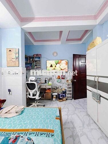BÁN NHÀ NGUYỄN KHOÁI QUẬN 4 HẺM 3M 3 TẦNG 43m2 NHÀ ĐẸP RẺ KDC CHỈ 5 TY