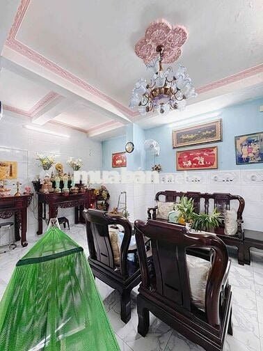 BÁN NHÀ NGUYỄN KHOÁI QUẬN 4 HẺM 3M 3 TẦNG 43m2 NHÀ ĐẸP RẺ KDC CHỈ 5 TY