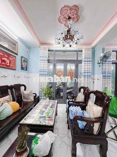BÁN NHÀ NGUYỄN KHOÁI QUẬN 4 HẺM 3M 3 TẦNG 43m2 NHÀ ĐẸP RẺ KDC CHỈ 5 TY