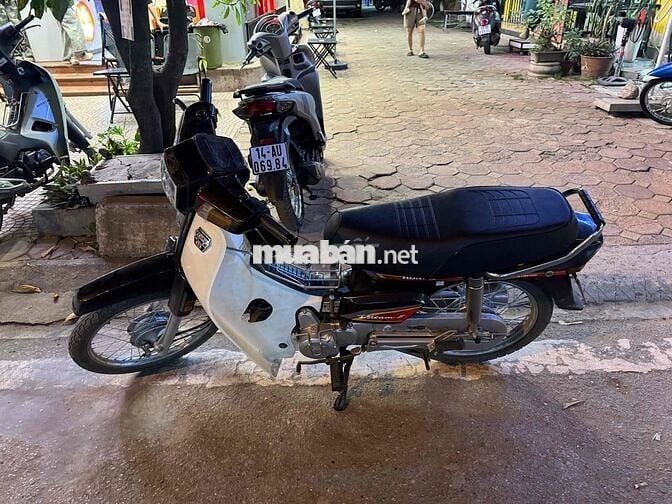 Honda Dream Đen, Trắng