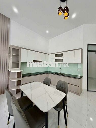 bán nhà mới sau lưng chợ Eakao