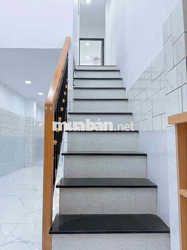 Nhà Chiến Lược 25,3m2 Mới Xây Do Đi Nước Ngoài Cần Bán
