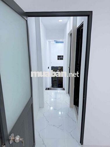Nhà Chiến Lược 25,3m2 Mới Xây Do Đi Nước Ngoài Cần Bán