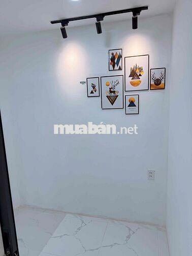 Nhà Chiến Lược 25,3m2 Mới Xây Do Đi Nước Ngoài Cần Bán