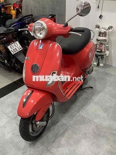 Piaggio Vespa LX150 màu Đỏ