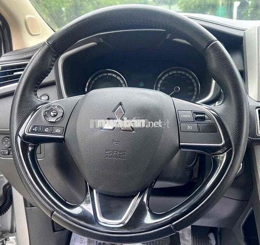Mitsubishi Xpander 1.5 AT 2021 Bạc