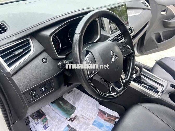 Mitsubishi Xpander 1.5 AT 2021 Bạc