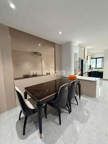 HẬU GIANG Q6, SÁT BÊN QUẬN 5, HẺM 6M CÁCH MT 20M, DT 82M2 NGANG 7.6m