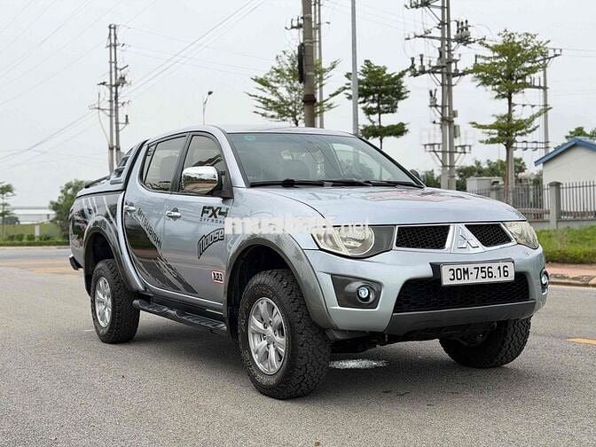 Mitsubishi Triton 2011 2 Cầu Số Tự Động Máy Dầu
