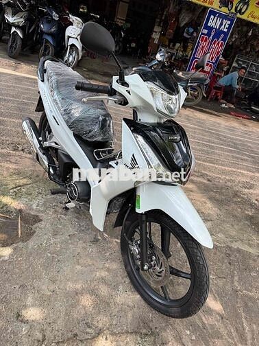 Honda Future 125 2025 Trắng đen 1000 km