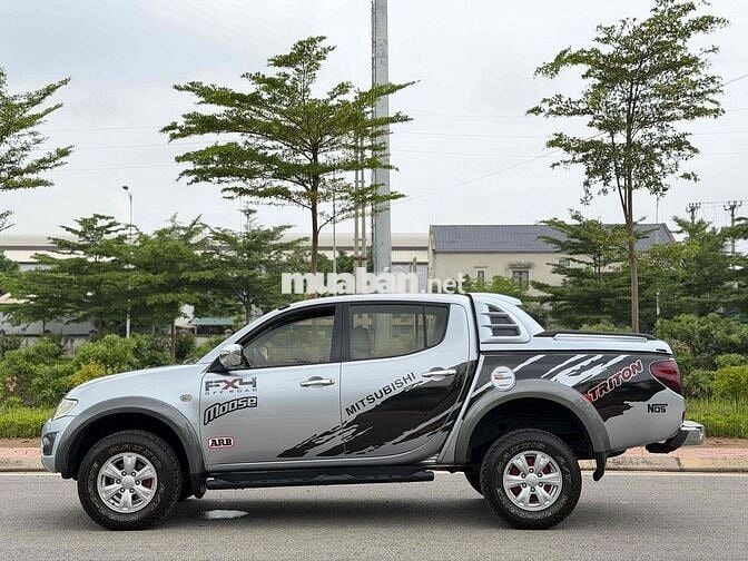 Mitsubishi Triton 2011 2 Cầu Số Tự Động Máy Dầu