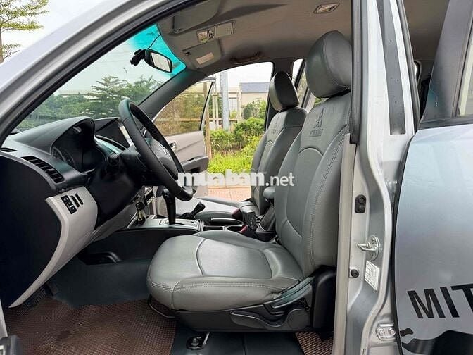 Mitsubishi Triton 2011 2 Cầu Số Tự Động Máy Dầu