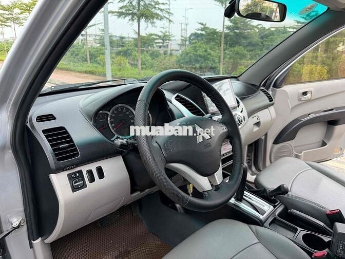 Mitsubishi Triton 2011 2 Cầu Số Tự Động Máy Dầu