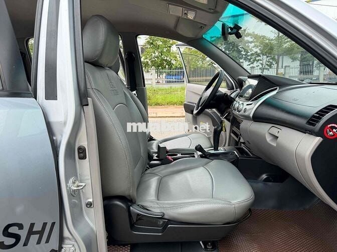 Mitsubishi Triton 2011 2 Cầu Số Tự Động Máy Dầu