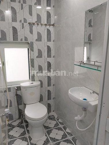 Nhà 2 lầu dưới 2 tỷ tại Quận 11 TP.HCM