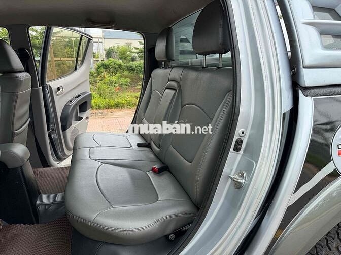Mitsubishi Triton 2011 2 Cầu Số Tự Động Máy Dầu