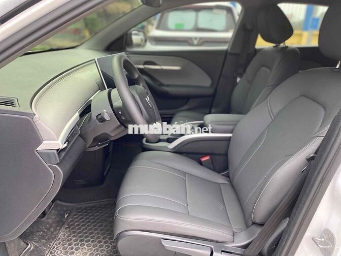 VinFast VF6 Eco 2025 Trắng 57413 km