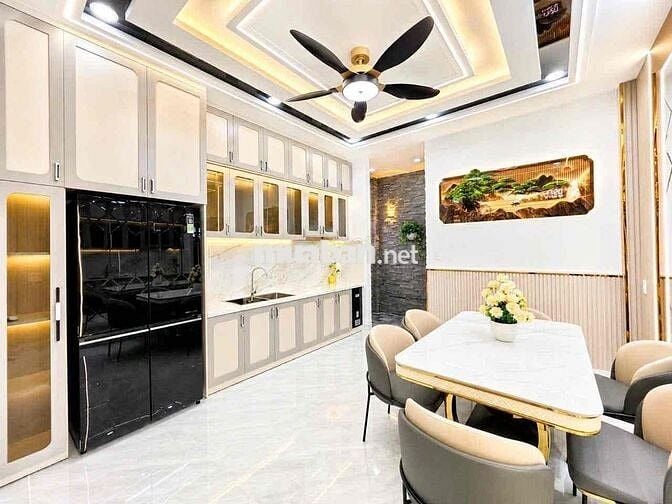 🏡 Bán nhà 2 tầng hẻm xe hơi 2581 Huỳnh Tấn Phát, Nhà Bè.  📐 Diện tích: