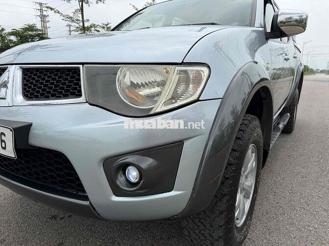 Mitsubishi Triton 2011 2 Cầu Số Tự Động Máy Dầu