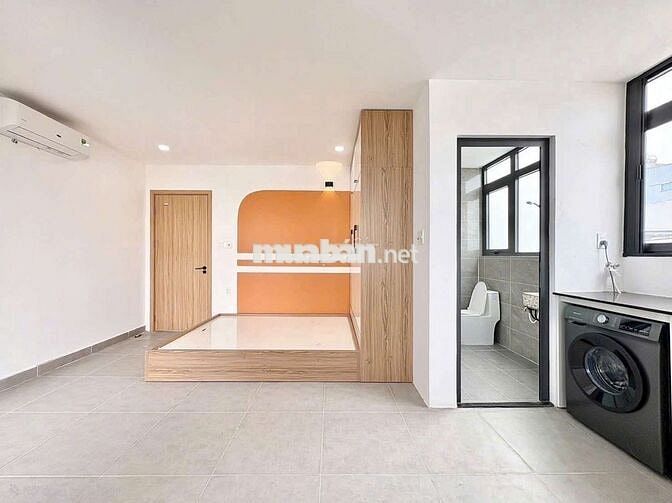 Phòng mới xịn 4 cửa sổ 3 hướng gió, có ban công