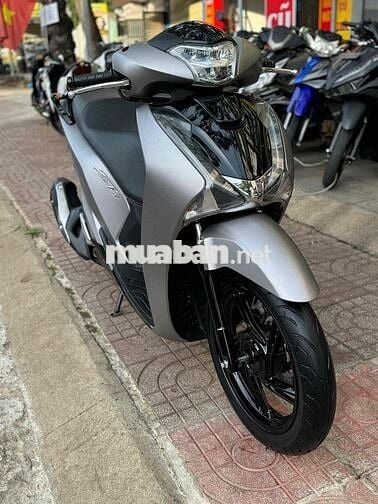 Honda SH 2017 Bạc nhám đen