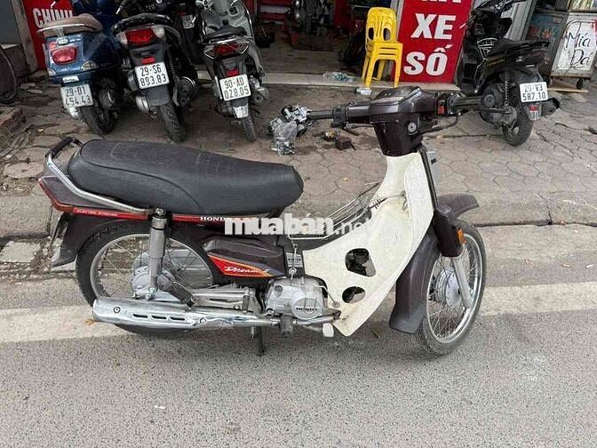 Honda Dream Nâu, trắng Xăng