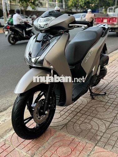 Honda SH 2017 Bạc nhám đen