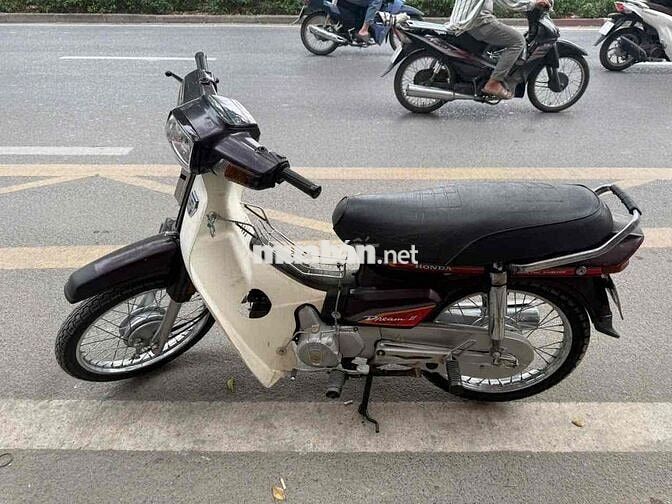 Honda Dream Nâu, trắng Xăng