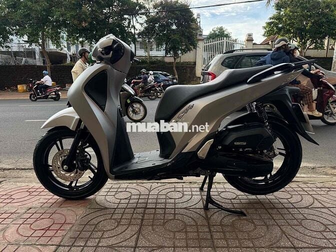 Honda SH 2017 Bạc nhám đen