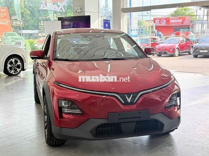 VinFast VF6 Plus đỏ, 648tr, sẵn COC, giao ngay
