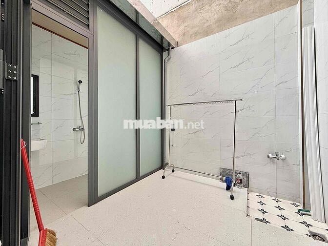 CHDV FULL NT 40m2 SÂN SAU THOÁNG - NGAY LẠC LONG QUÂN