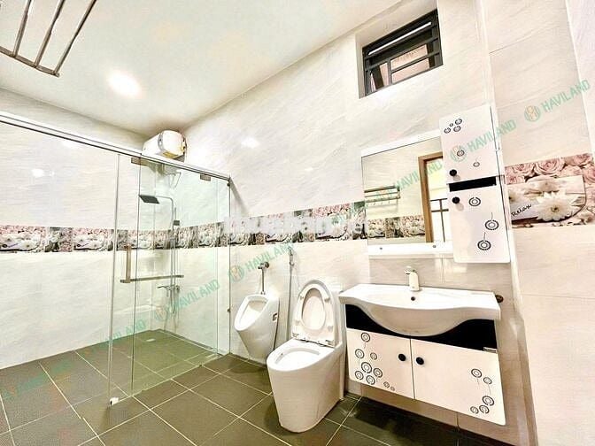NHÀ NGUYÊN CĂN 200M2  6PN 5WC NGAY BIỂN NỘI THẤT CAO CẤP
