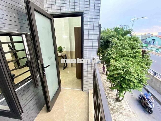 Căn Hộ Full Nội Thất có Ban Công Ngay ĐH BKhoa