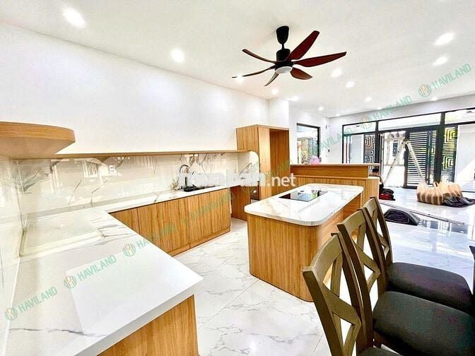NHÀ NGUYÊN CĂN 200M2  6PN 5WC NGAY BIỂN NỘI THẤT CAO CẤP