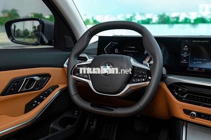 BMW 320i Sport Line LCI 2025 500 km