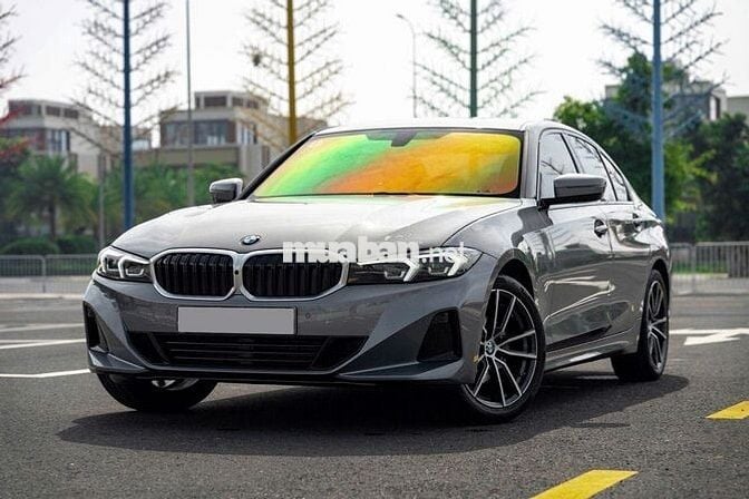 BMW 320i Sport Line LCI 2025 500 km