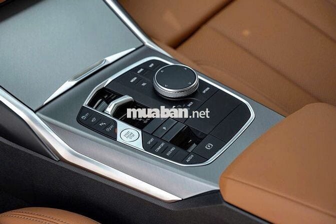 BMW 320i Sport Line LCI 2025 500 km