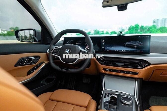 BMW 320i Sport Line LCI 2025 500 km