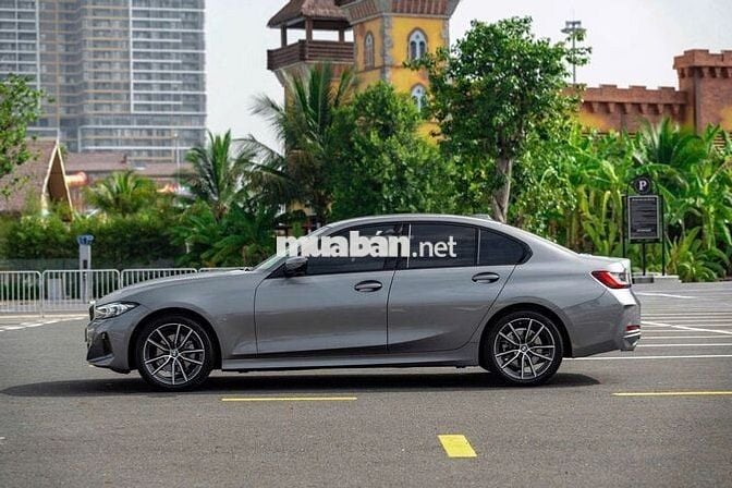 BMW 320i Sport Line LCI 2025 500 km