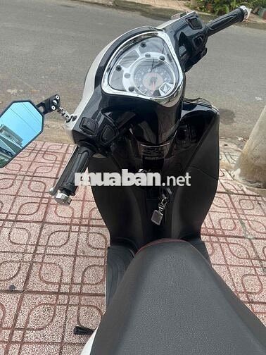 Honda SH Mode 2017 Trắng đen