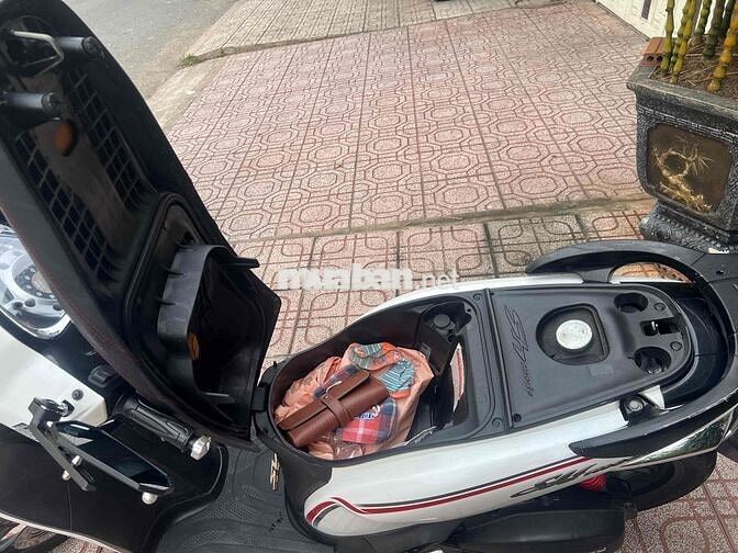 Honda SH Mode 2017 Trắng đen
