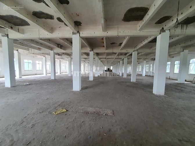 Cho thuê kho kết hợp văn phòng DT 1500m2 tại mặt tiền xe ra vào đường 