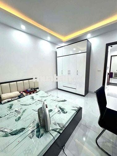 20m ra oto đỗ phố Thanh Lân 34m2 x5T giá 5 tỷ sổ đỏ CC dân xây nông có