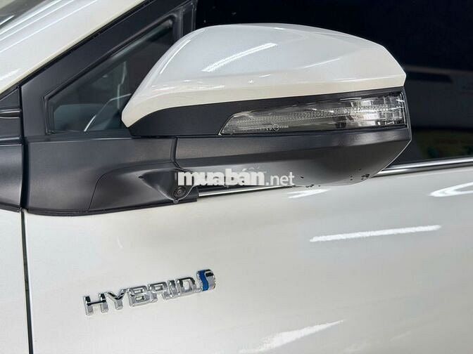 7 Chỗ. Xăng lai Điện - INNOVA CROSS HYBRID 2024
