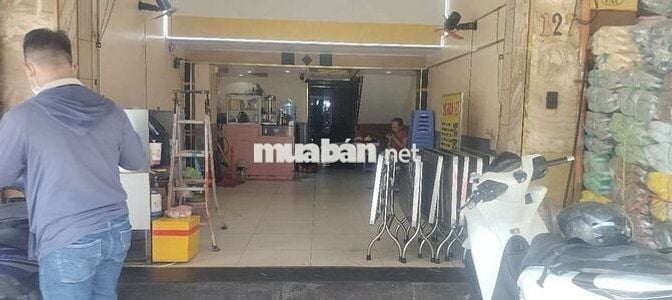 cho thuê mặc bằng bến xe chợ lớn 30m vỉa hè rộng rãi 