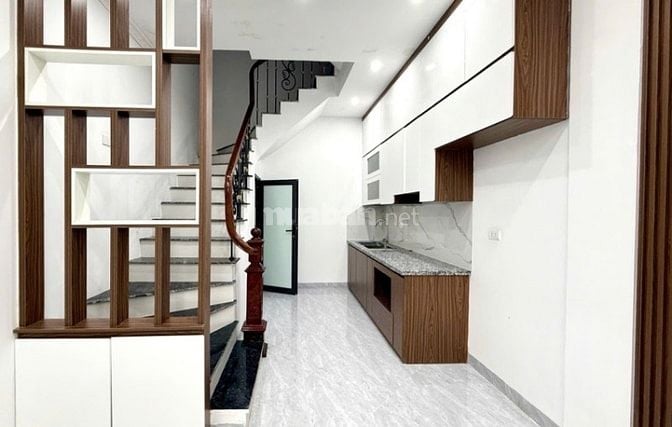 CHỈ HƠN 7 TỶ NHÀ MỚI -THỤY PHƯƠNG – GẦN PHỐ - VÀI PHÚT ĐI BỘ RA CÔNG V