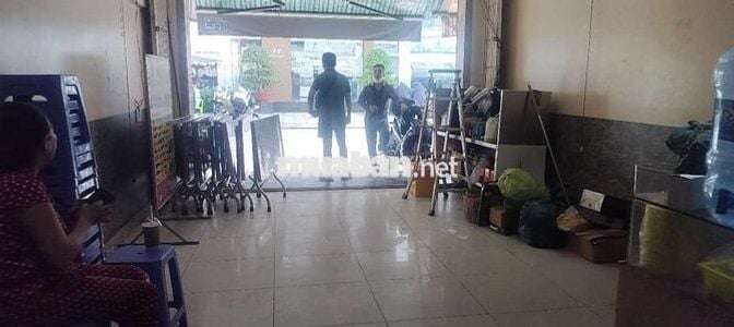 cho thuê mặc bằng bến xe chợ lớn 30m vỉa hè rộng rãi 