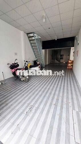 KTX ngay khu chế xuất gần Huỳnh Tấn Phát, giờ giấc tự do