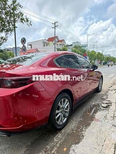 Mazda 3 Luxury 2021 Odo 30k km